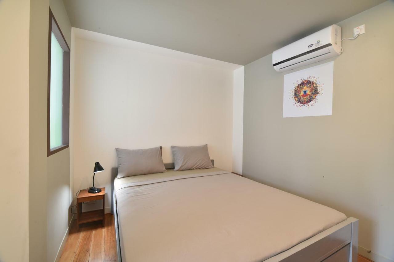 Meno Charm Hotel Gili Meno Exterior photo